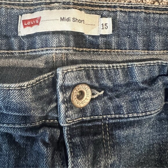 Levi's Jeans Midi Shorts Size 15 - Picture 2 of 3